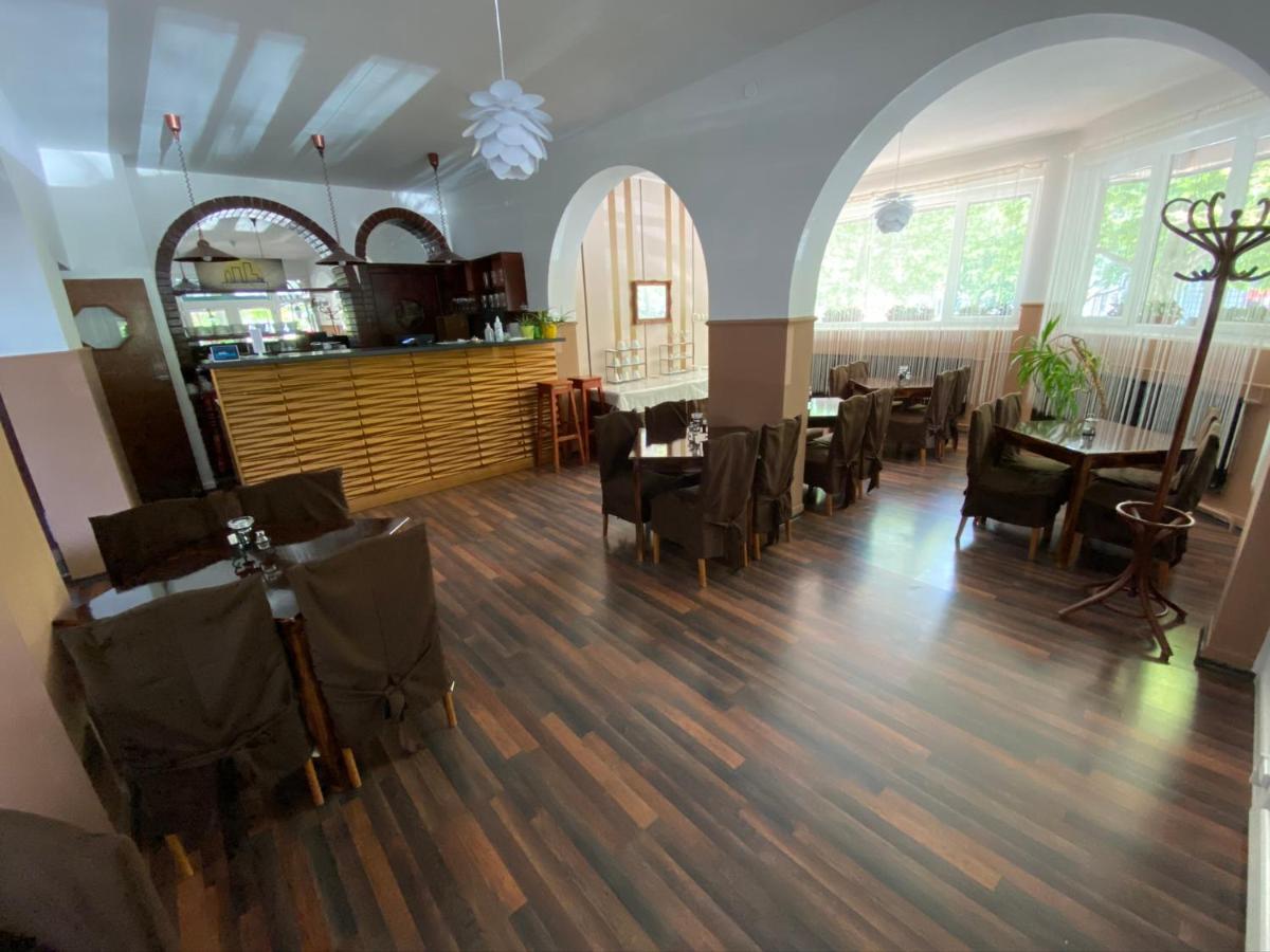 Belvarosi Panzio Siofok Exterior photo