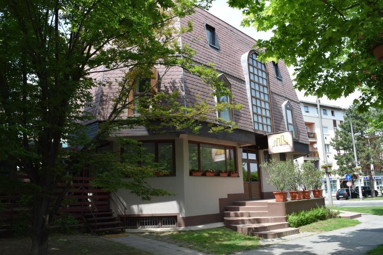 Belvarosi Panzio Siofok Exterior photo
